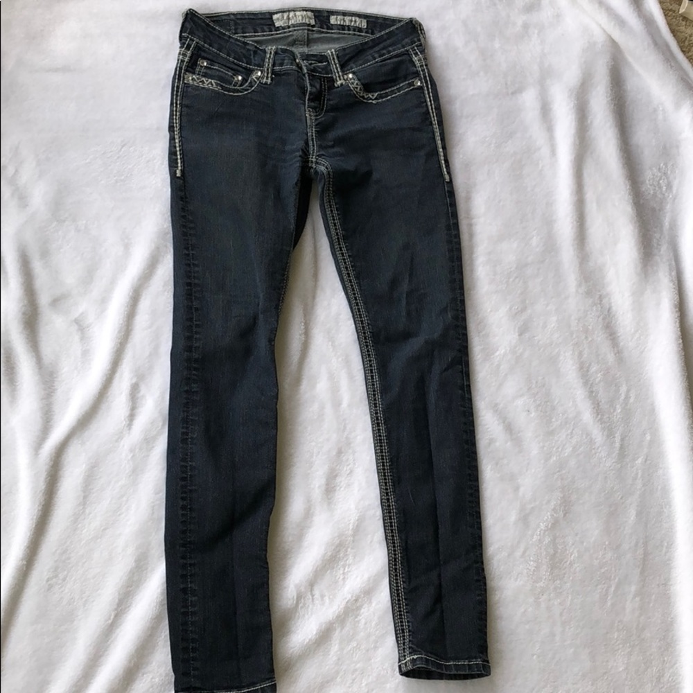 Day trip by Buckle skinny jeans. Cute and comfy